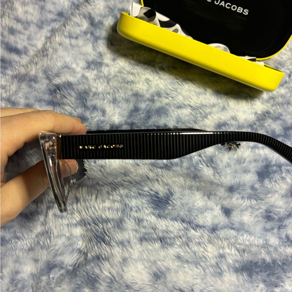 Marc Jacobs Clear and Pinstripe Sun Glasses wCase New Wo Tags Italy Designer - Picture 3 of 5